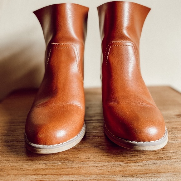 Mossimo Supply Co. Shoes - Mossimo Split Ankle Boots sZ 6